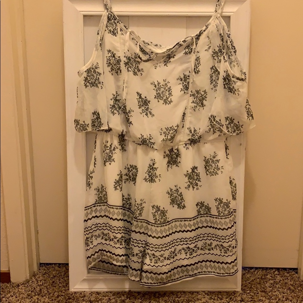 NWOT Macy’s Floral Romper
